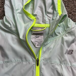 New Balance Lightweight Hooded Running Vest Womens Size Small
